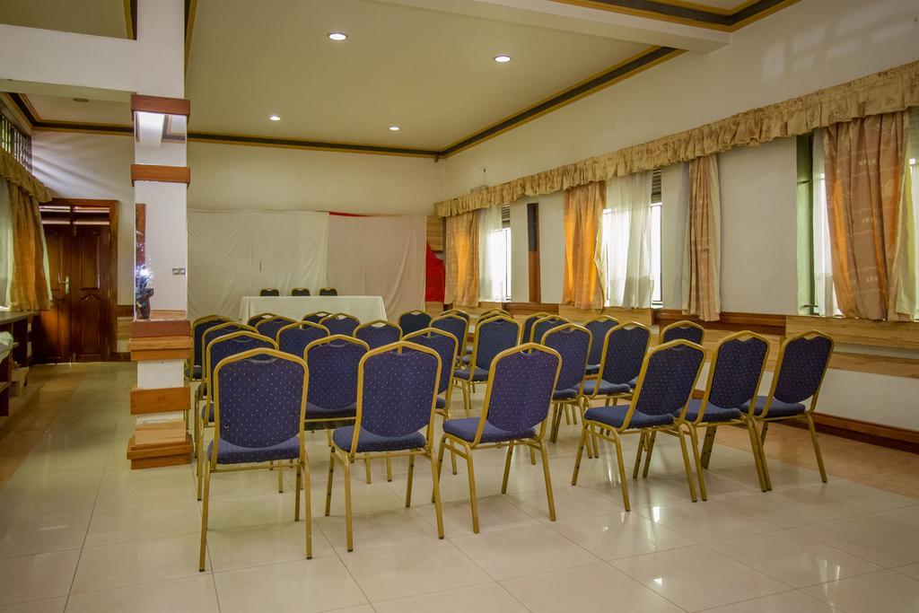 Grand Holiday International Hotel Mbarara Экстерьер фото