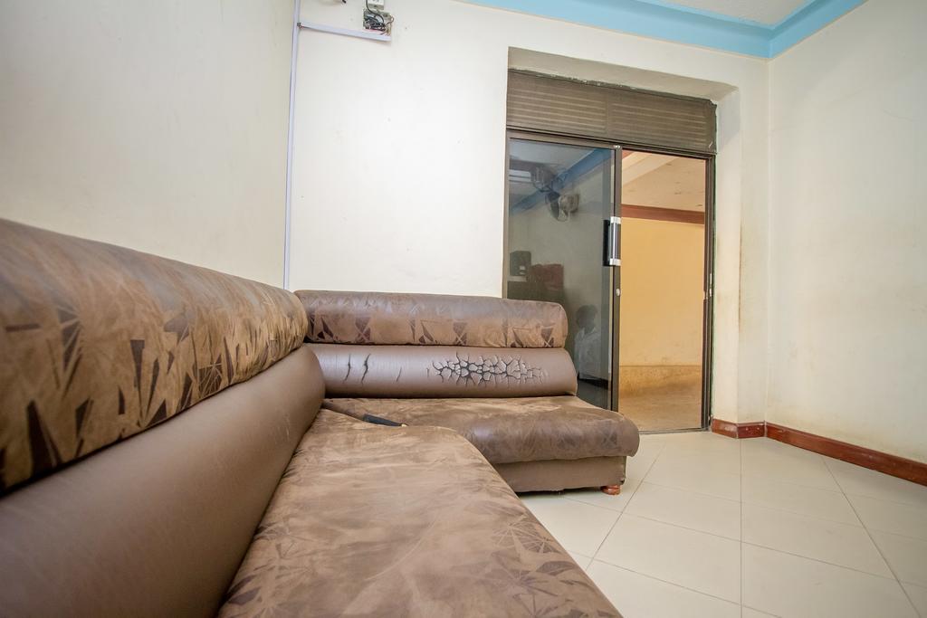 Grand Holiday International Hotel Mbarara Экстерьер фото